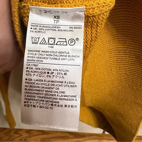 Banana Republic V-Neck Burnt Yellow Knit Cropped Sweater Size XS - Picture 2 of 7